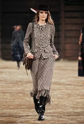 Taispeántas Rúidbhealaigh Chanel Pre-Fall 2014