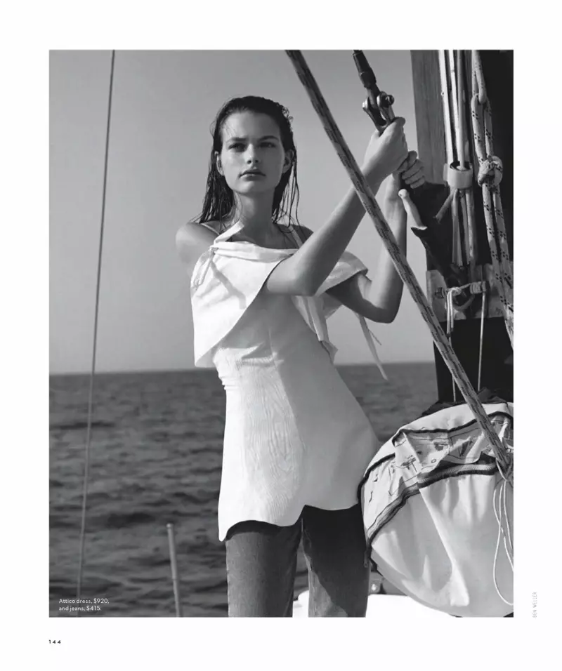 Luiza Robert “Vogue Australia” üçin “Getaway” modasyny geýýär
