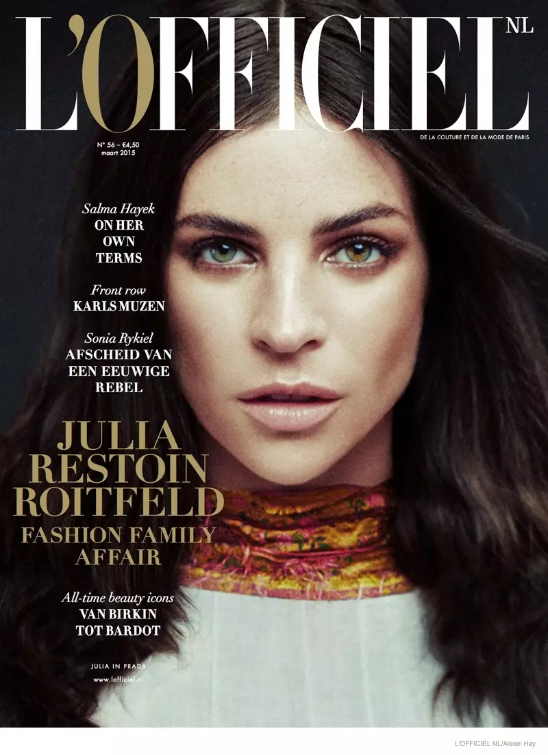 Julia Restoin Roitfeld pokriva izdanje L'Officiela Nizozemske iz ožujka 2015. noseći look s visokim izrezom.