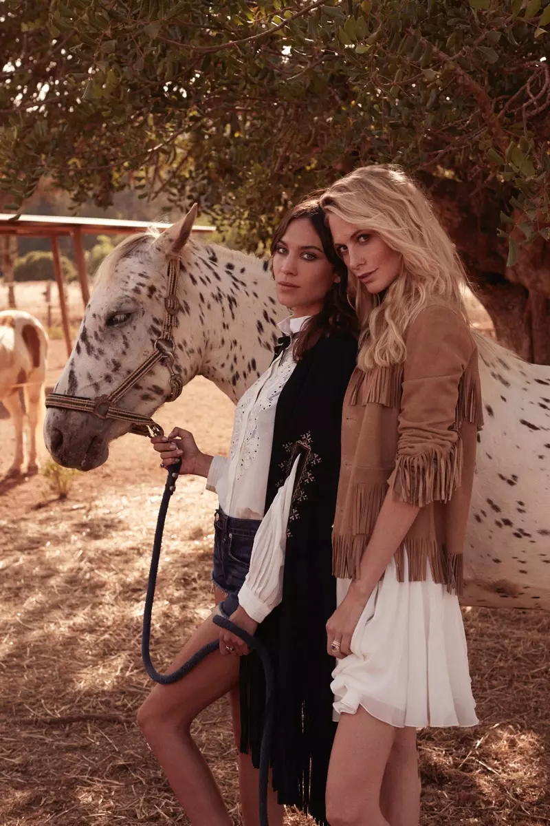 Alexa Chung & Poppy Delevingne machen einen Roadtrip für das Edit-Shooting