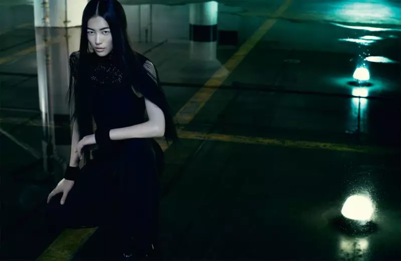 Liu Wen אין Emporio Armani פון Sharif Hamza פֿאַר אן אנדער F/W 2011