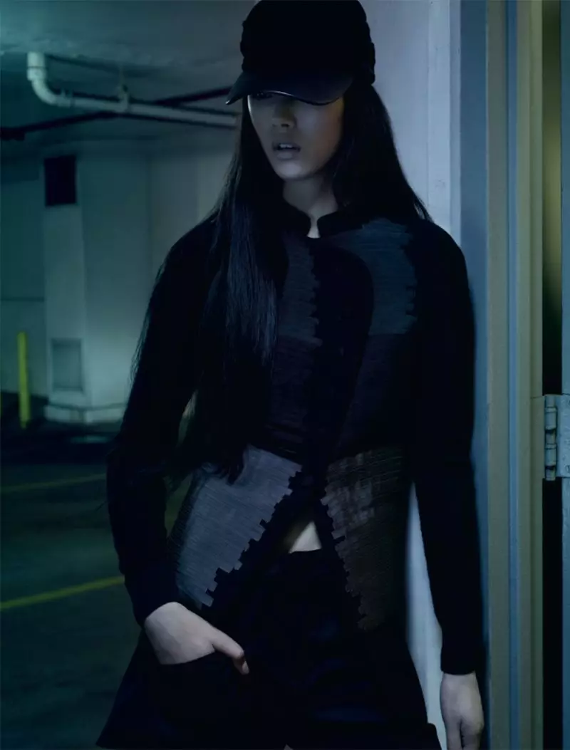 Liu Wen a cikin Emporio Armani na Sharif Hamza na wani F/W 2011