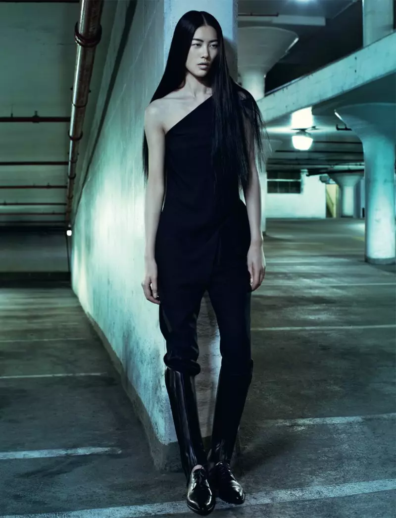 AnOther F/W 2011을 위한 Sharif Hamza의 Emporio Armani를 입은 Liu Wen