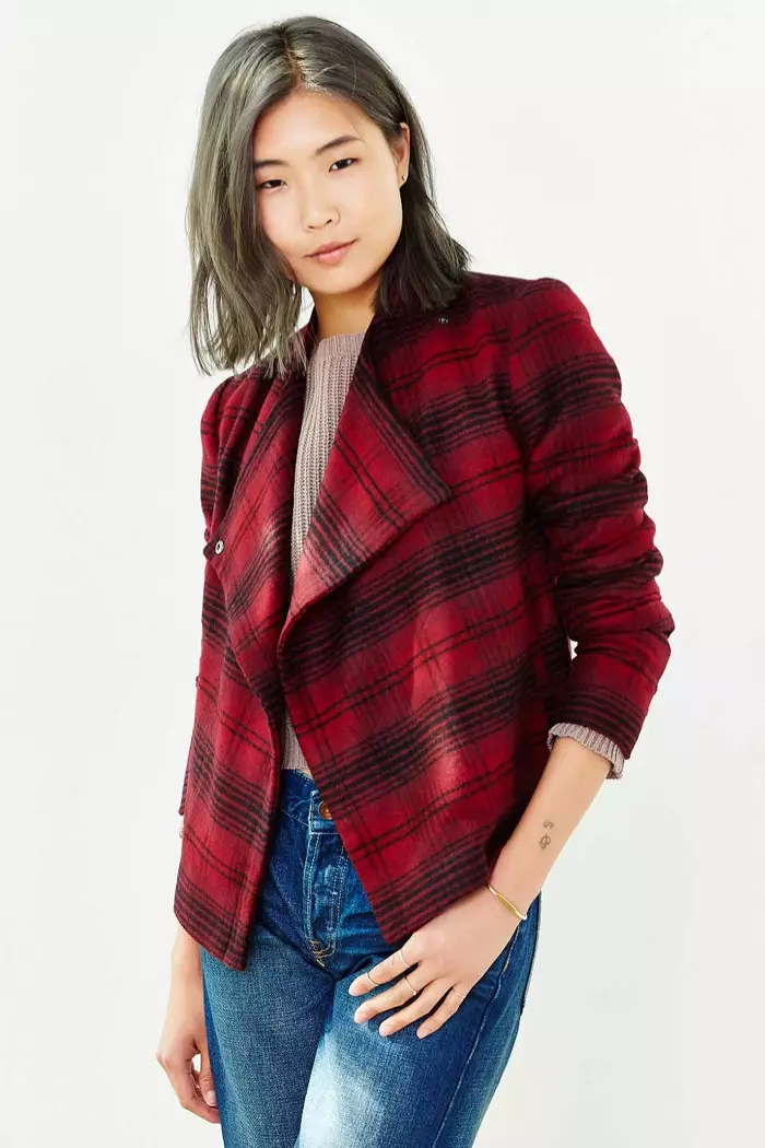 BB Dakota Plaid Jacket មានលក់ក្នុងតម្លៃ $69.99 (គឺ $108)