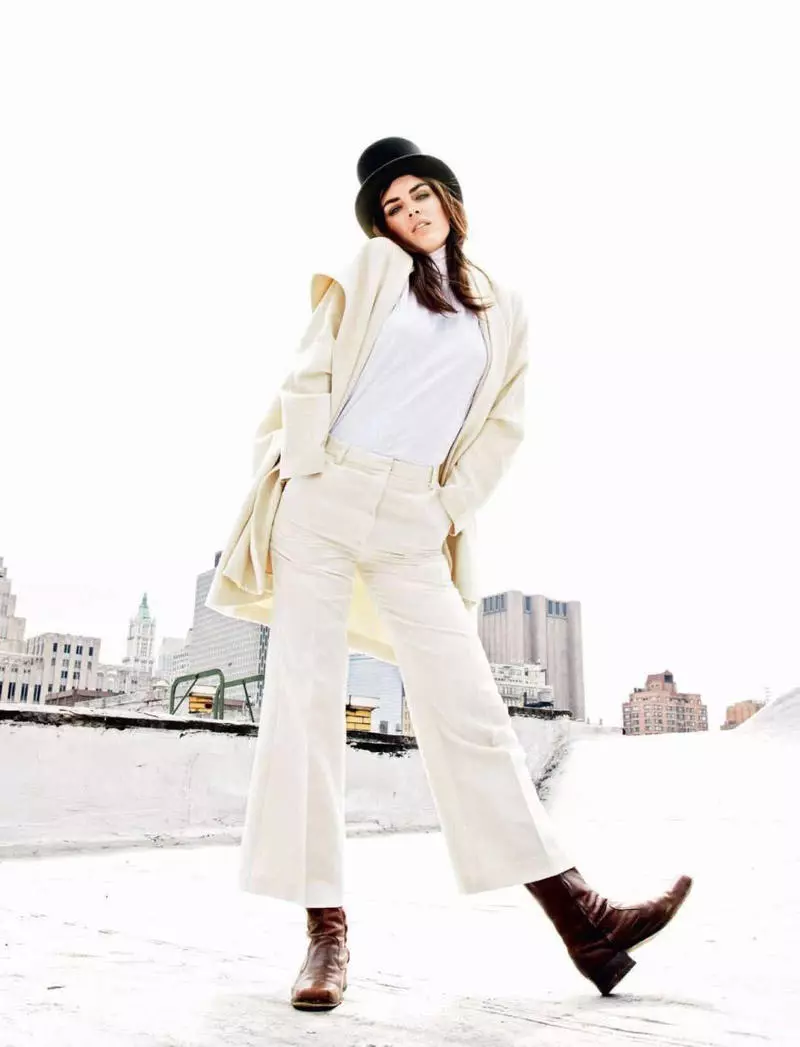 Hilary Rhoda per Harper's Bazaar Russia gennaio 2011 di Alan Gelati