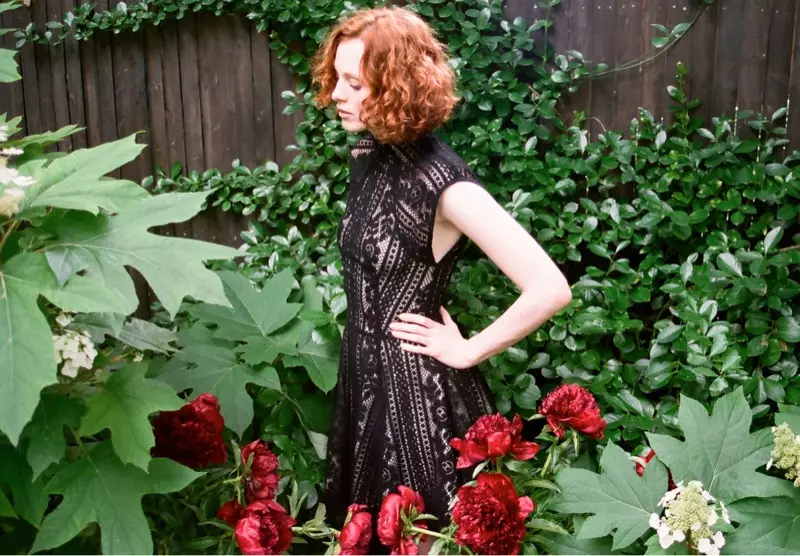 Lover's First Ever 캠페인의 Karen Elson 주연