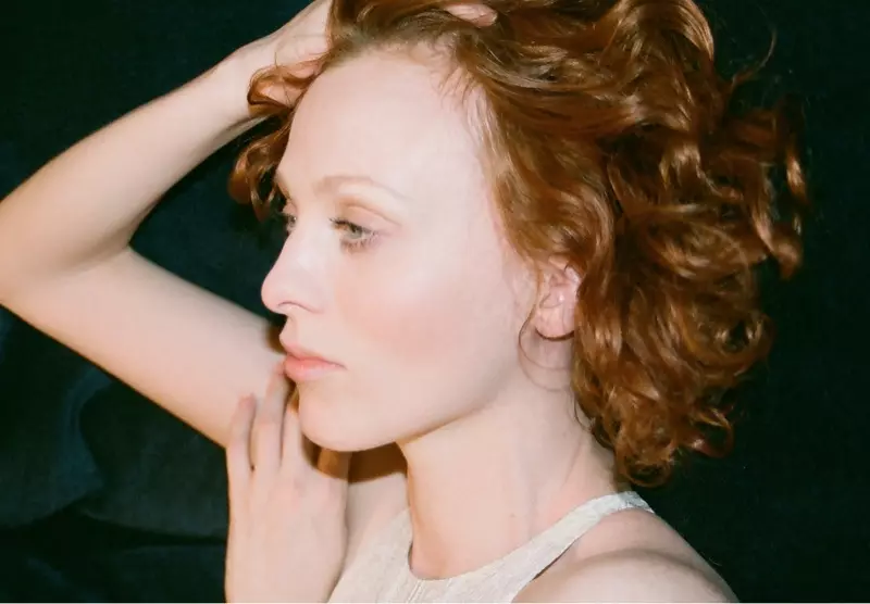 Karen Elson schittert in Lover's allereerste campagne