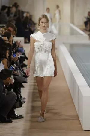 Balenciaga Rebbiegħa 2016 | Il-Ġimgħa tal-Moda ta’ Pariġi