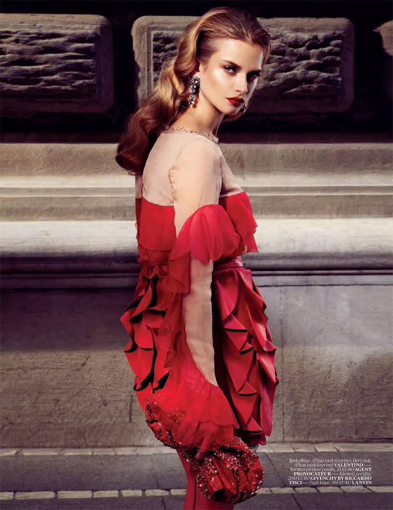 Anna Zakusylo para sa Vogue Turkey Septyembre 2010 ni Emre Ünal