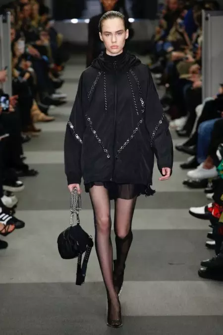 Alexander Wang adopta o estilo de CEO para o outono de 2018