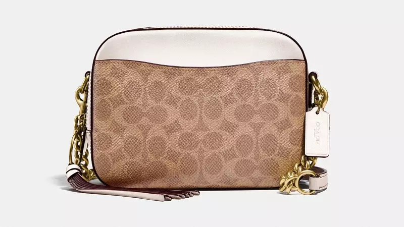 Чанта за фотоапарат Coach от Signature Canvas $250