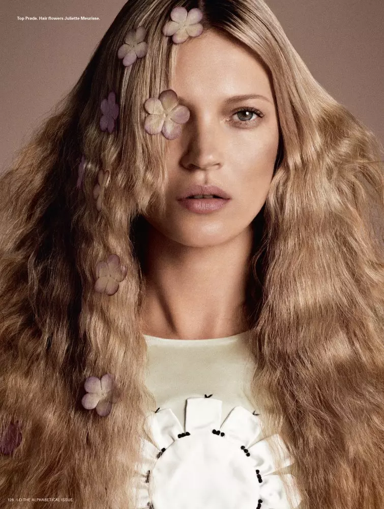 Kate Moss è Hair Fantastic per il numero pre-primaverile di i-D di Daniele & Iango