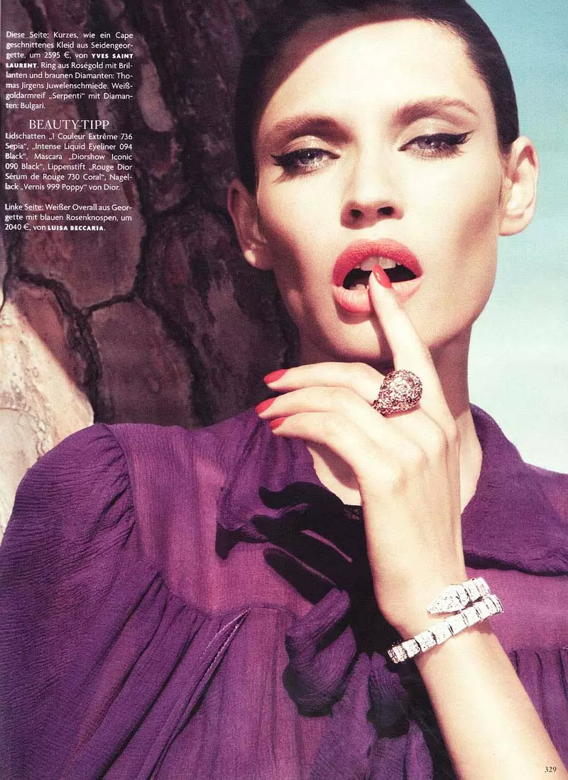 Bianca Balti pentru Vogue Germania octombrie 2010 de Paola Kudacki