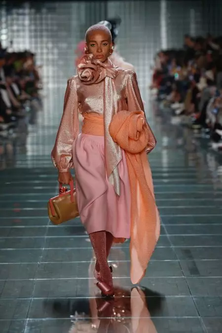 Marc Jacobs Spotlights Sweet Pastels for Spring 2019