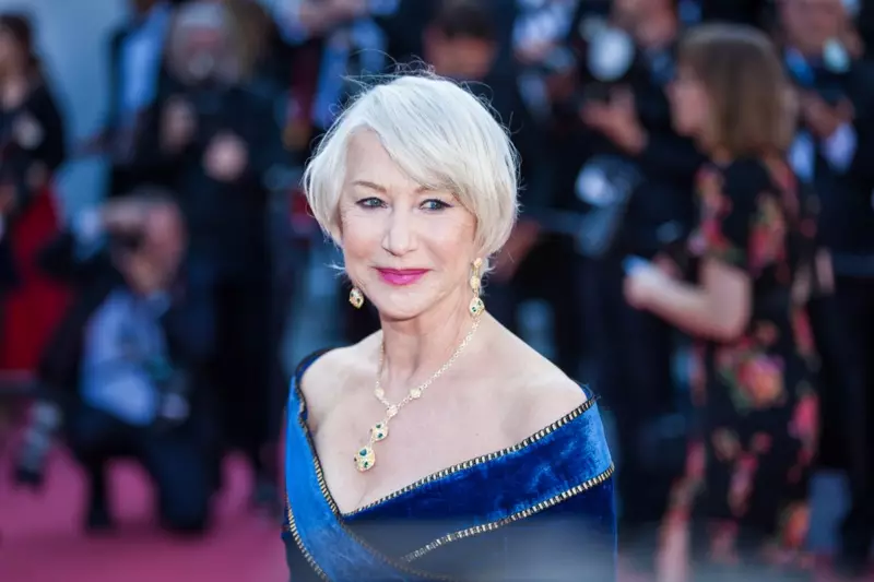 Helen Mirren Grey Hair Šperky Červený koberec