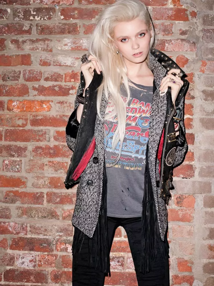 Терри Ричардсонның Moussy Fall 2011 кампаниясе өчен Эбби Ли Кершав