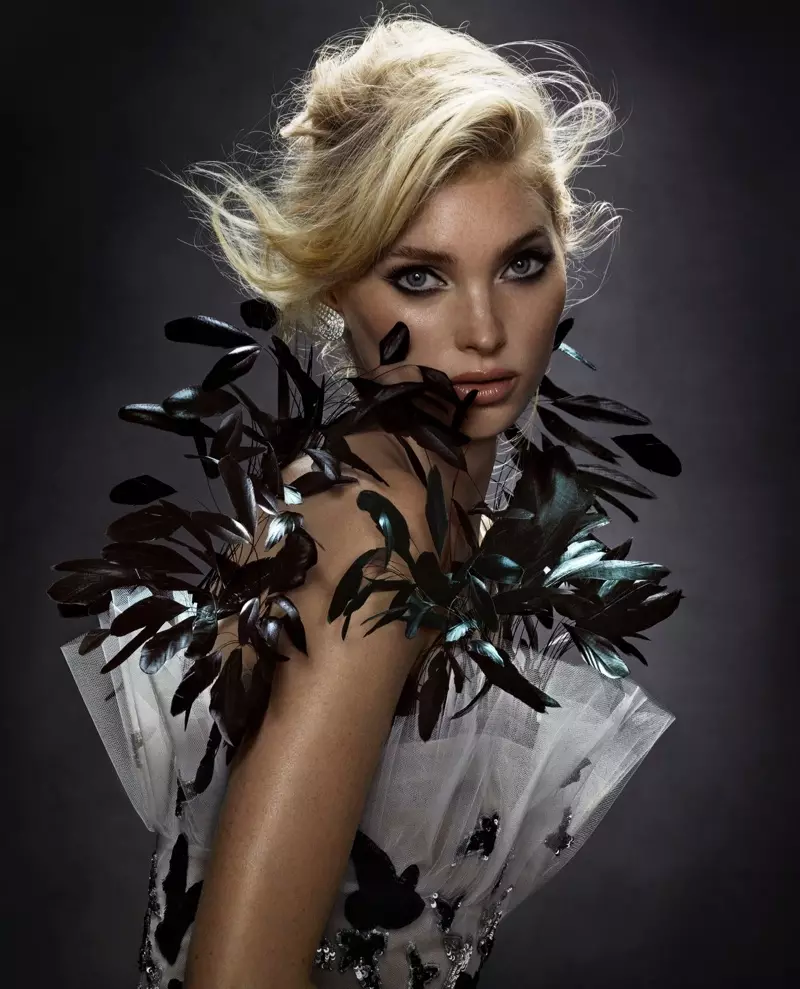 Elsa Hosk modella la moda feroce delle piume per Harper's Bazaar