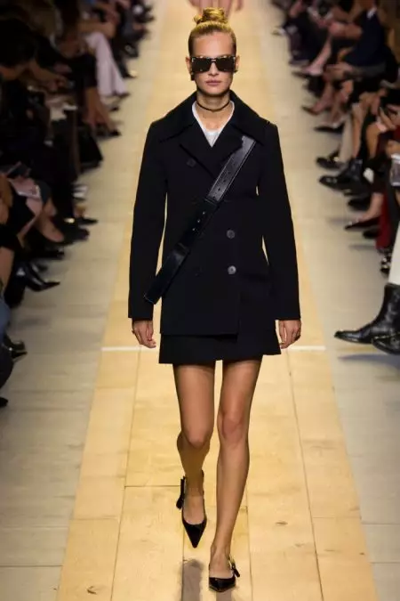 Dior se dote d'un nouvel uniforme pour le printemps 2017