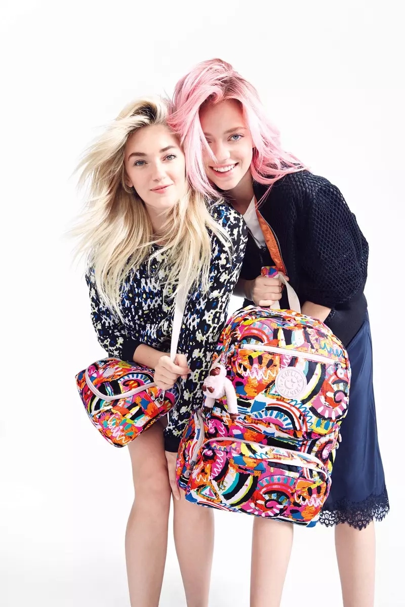 Le sorelle Daisy Clementine e Pyper America Smith recitano nella campagna di ritorno a scuola di Kipling del 2016