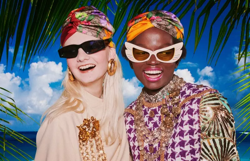 Modeller er alle smil i Gucci Holiday 2019-kampanjen