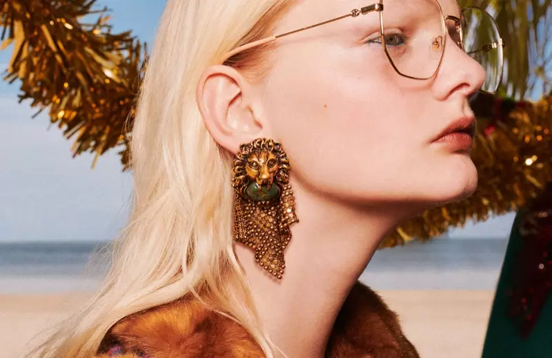 Gucci destaca brincos na campanha Holiday 2019