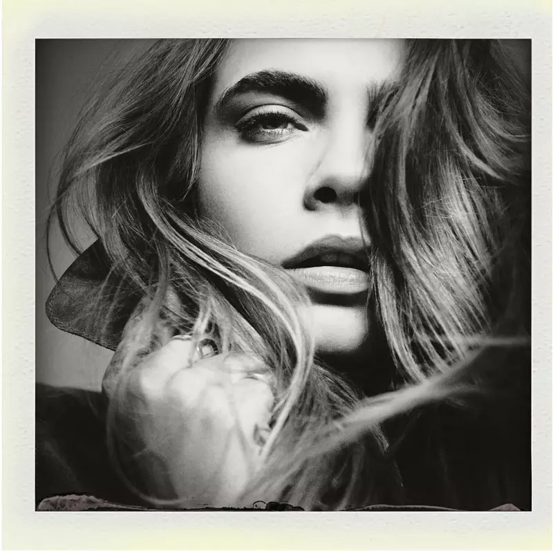 Cara Delevingne polaroid Mangorentzat