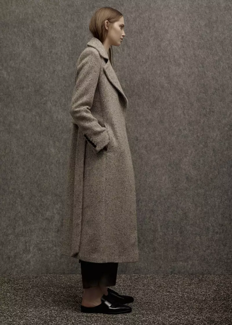 Available ang Mango Premium Long Wool Coat sa halagang $289.99