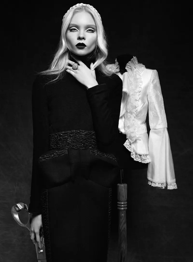 Anna Gerasimova estas Hauntingly Beautiful Lensed de Koray Parlak por Elele Magazine