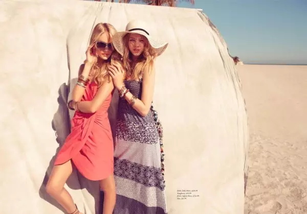 Lindsay Ellingson & Skye Stracke door Benjamin Alexander Huseby voor H&M Magazine Zomer 2010