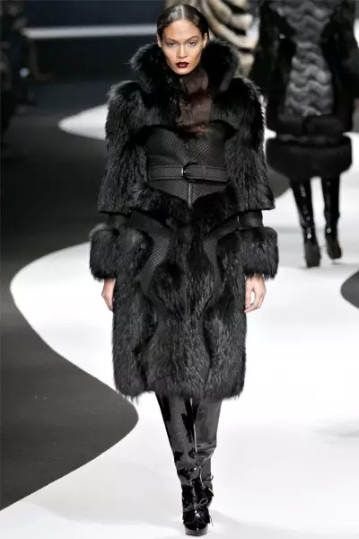 Viktor & Rolf Fall 2012 | Paris Fashion Week