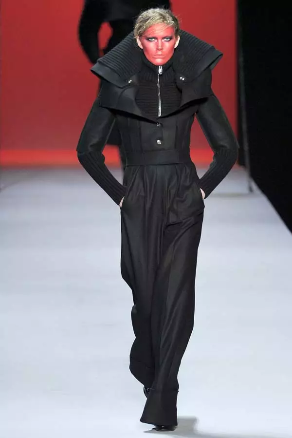 Viktor & Rolf Fall 2011 | Wiki ya Mitindo ya Paris