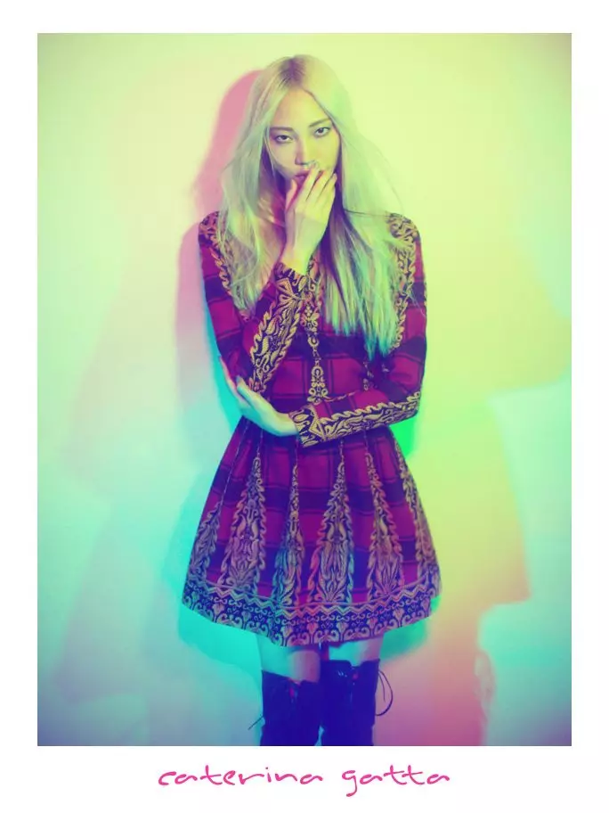 Soo Joo Nangkeup Warna Kaleidoscopic pikeun Kampanye Caterina Gatta Musim Gugur 2012 ku Paolo Santambrogio