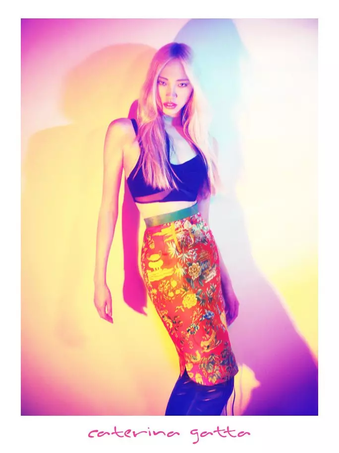 Soo Joo ua talia le lanu Kaleidoscopic mo le Fa'aliga a Caterina Gatta's Fall 2012 saunia e Paolo Santambrogio