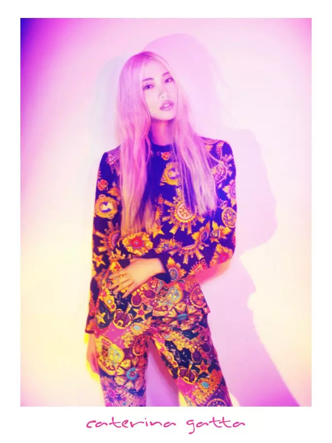 Soo Joo ua talia le lanu Kaleidoscopic mo le Fa'aliga a Caterina Gatta's Fall 2012 saunia e Paolo Santambrogio