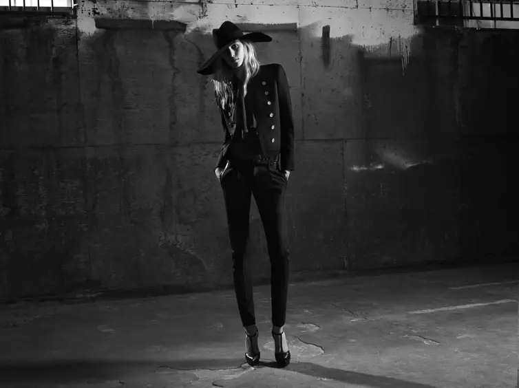 Saint Laurent Tapaa Julia Nobisia kevään 2013 kampanjaansa varten, Hedi Slimane