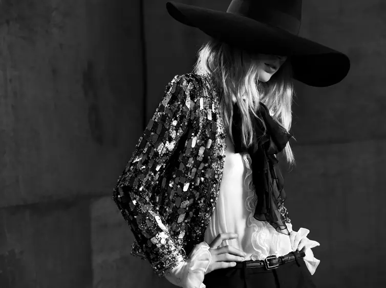 Saint Laurent Ketok Julia Nobis pikeun Kampanye Spring 2013 ku Hedi Slimane