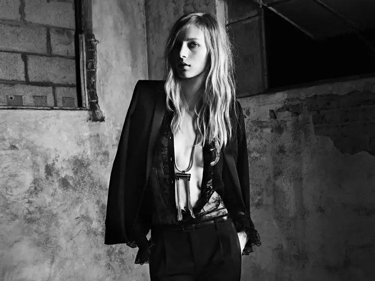 Saint Laurent notar Julia Nobis fyrir vorherferð sína 2013 eftir Hedi Slimane