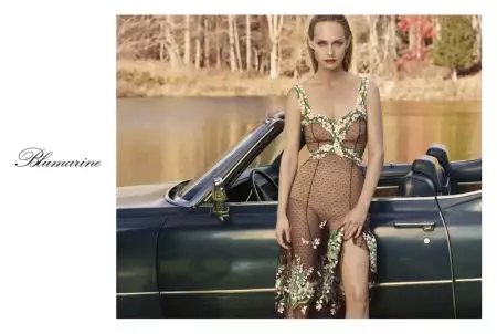 Amber Valletta mê hoặc trong Chiến dịch mùa xuân 2018 của Blumarine