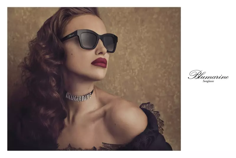 Irina Shayk di kampanyaya Blumarine ya payîz-zivistana 2017-a Eyewear de dileyize.