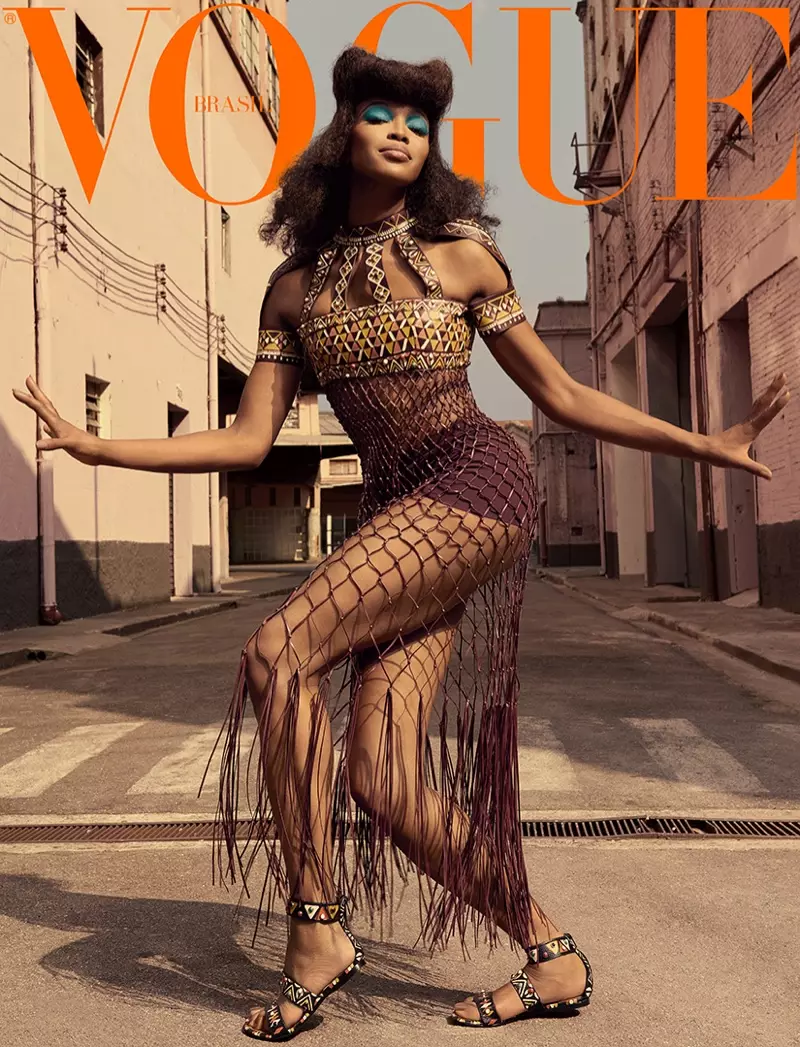 Naomi Campbell gör det i eklektisk stil för Vogue Brazil Editorial