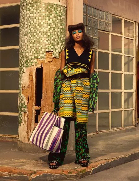 Gibuhat Kini ni Naomi Campbell sa Eclectic Style para sa Vogue Brazil Editorial