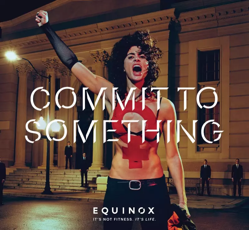 Equinox 2016 кампаниясынан активисттин сүрөтү