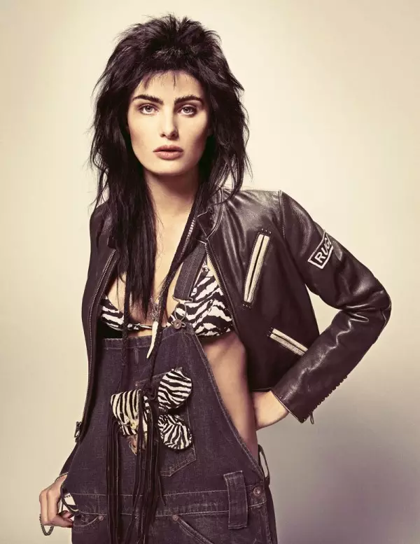 Zee Nunes & André Katopodis မှ L'Officiel Brazil အတွက် ဒီဇင်ဘာ 2010 အတွက် Isabeli Fontana