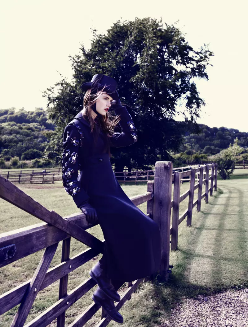 Rasa Zukauskaite Models Equestrian Fashion for Marie Claire Spain av Sergi Pons