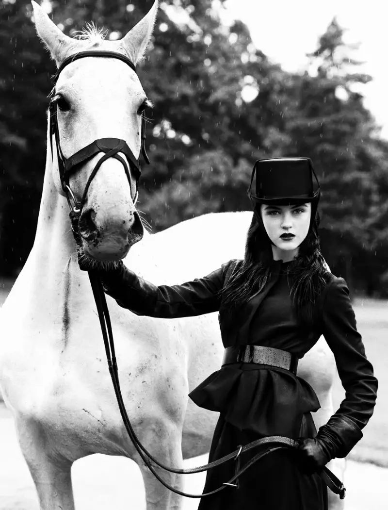 Rasa Zukauskaite Models Equestrian Fashion for Marie Claire Spain av Sergi Pons