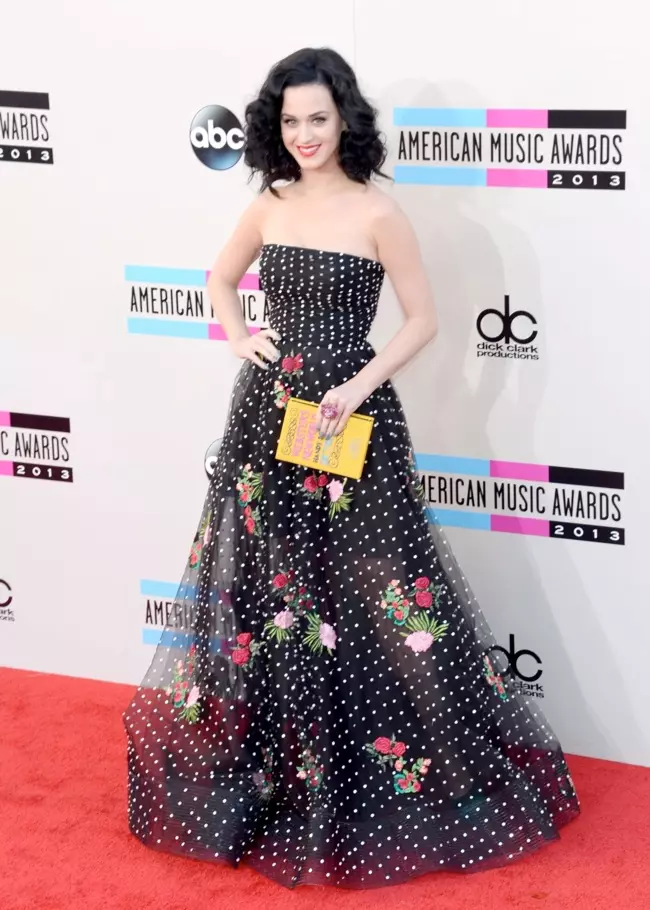 Taylor Swift, Katy Perry, Miley Cyrus + More Star Style yn AMAs 2013