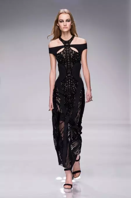 Atelier Versace docht sportyf glamour foar maitiid 2016 Couture