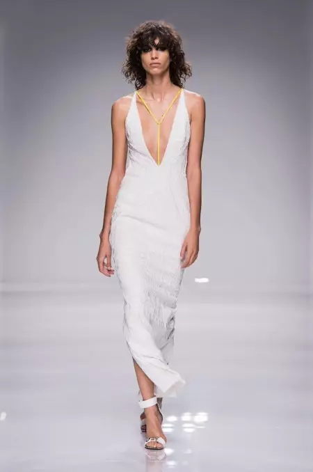 Atelier Versace Does Sporty Glam for Spring 2016 Couture