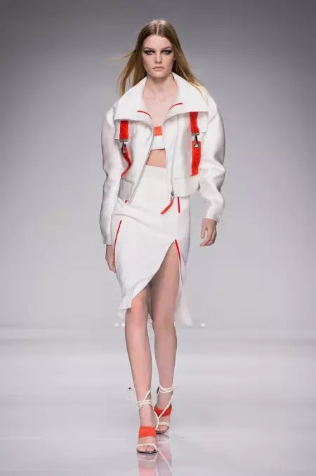 Atelier Versace Does Sporty Glam for Spring 2016 Couture