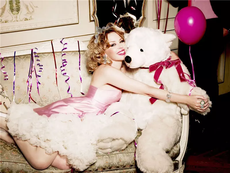 Kylie Minogue ໂດຍ Ellen von Unwerth ສໍາລັບ TOUS